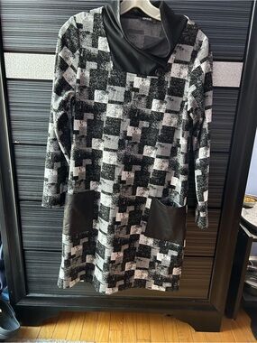 Casual Black & White Geometric Long Sleeve Dress with Faux Leather Trim